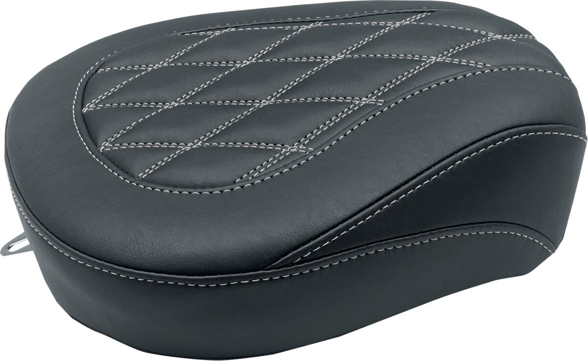 MUSTANG Selle passager Wide Tripper™ pour Harley-Davidson