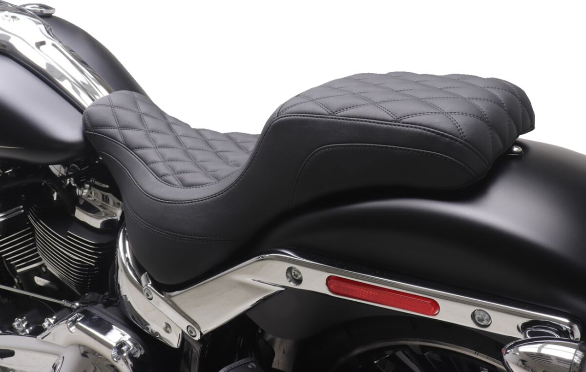 MUSTANG Selle Squareback