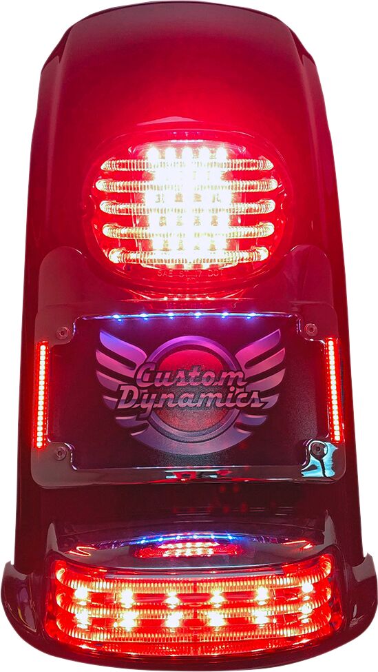 CUSTOM DYNAMICS Clignotant(s) Eliminator with Tri Radius Illuminated Plate Cadre