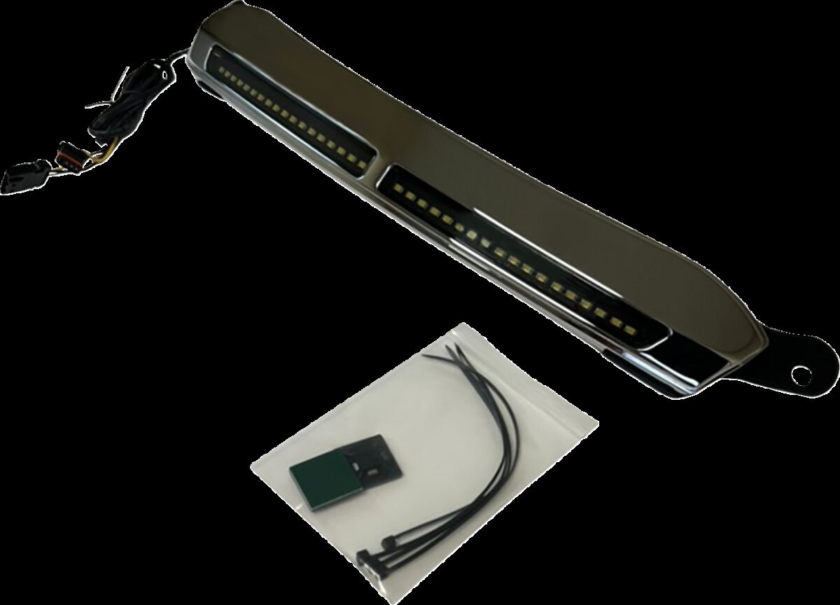 CUSTOM DYNAMICS Windshield Trim