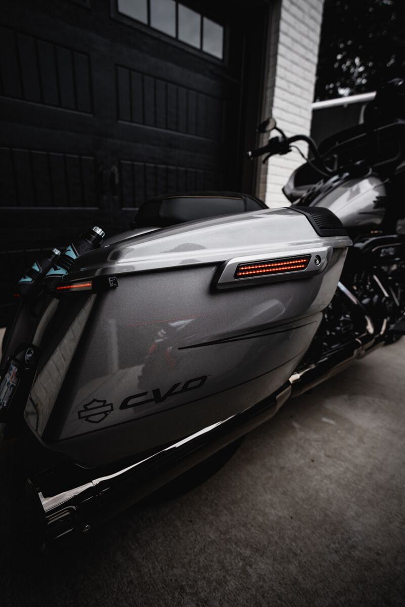 CUSTOM DYNAMICS Dual Color LED Saddlebag Latch Lightz™
