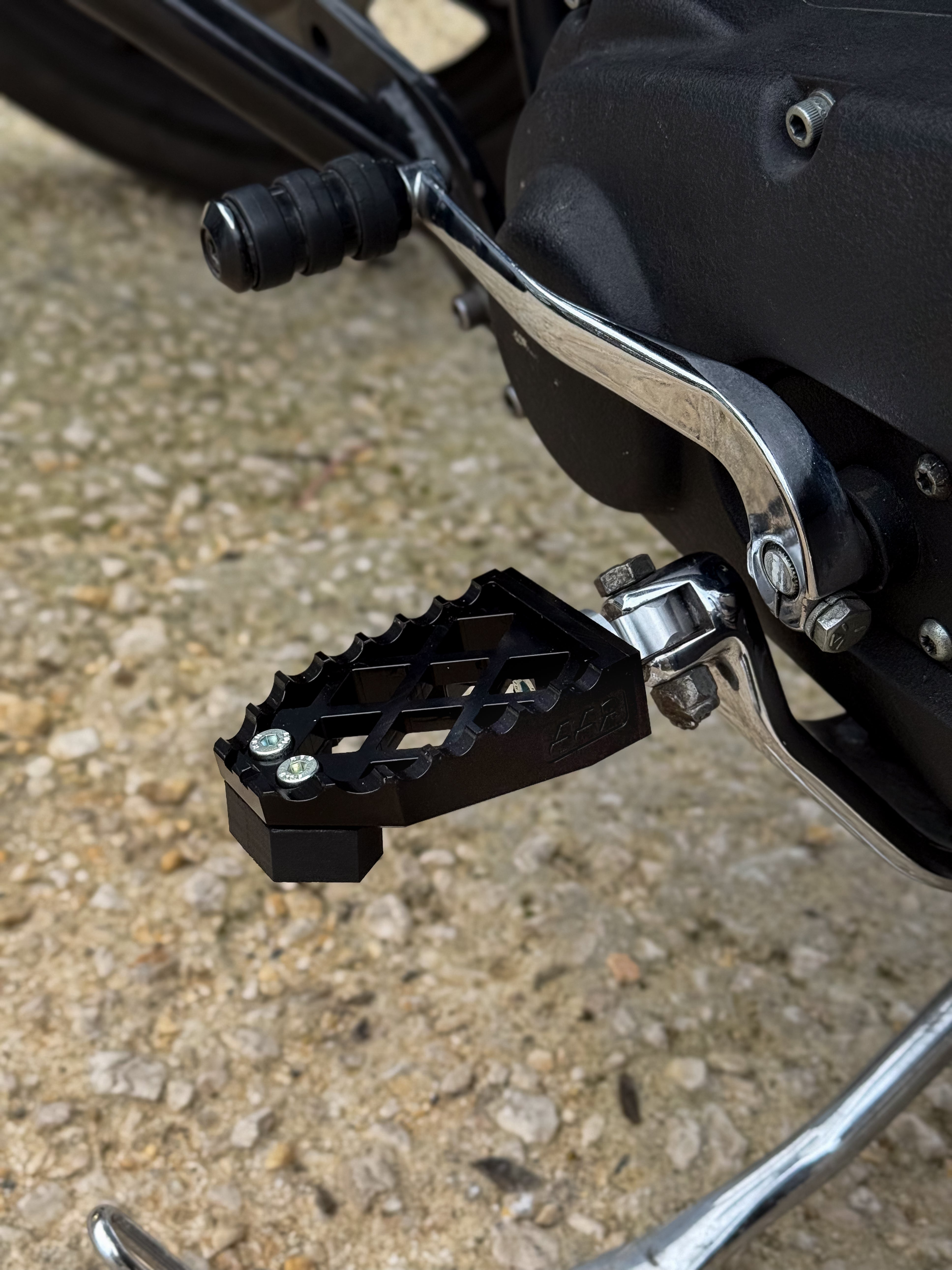 442 PARTS - Repose-pieds NOIR avec sliders - Toutes Harley-Davidson