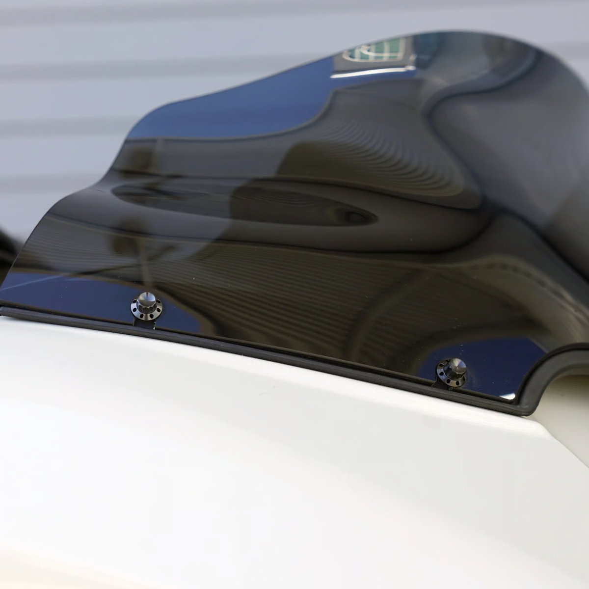 ARLEN NESS - Kit Visserie Pare-Brise Titane 12 Pans - Or / Noir / Poli - Touring Street Glide 24+