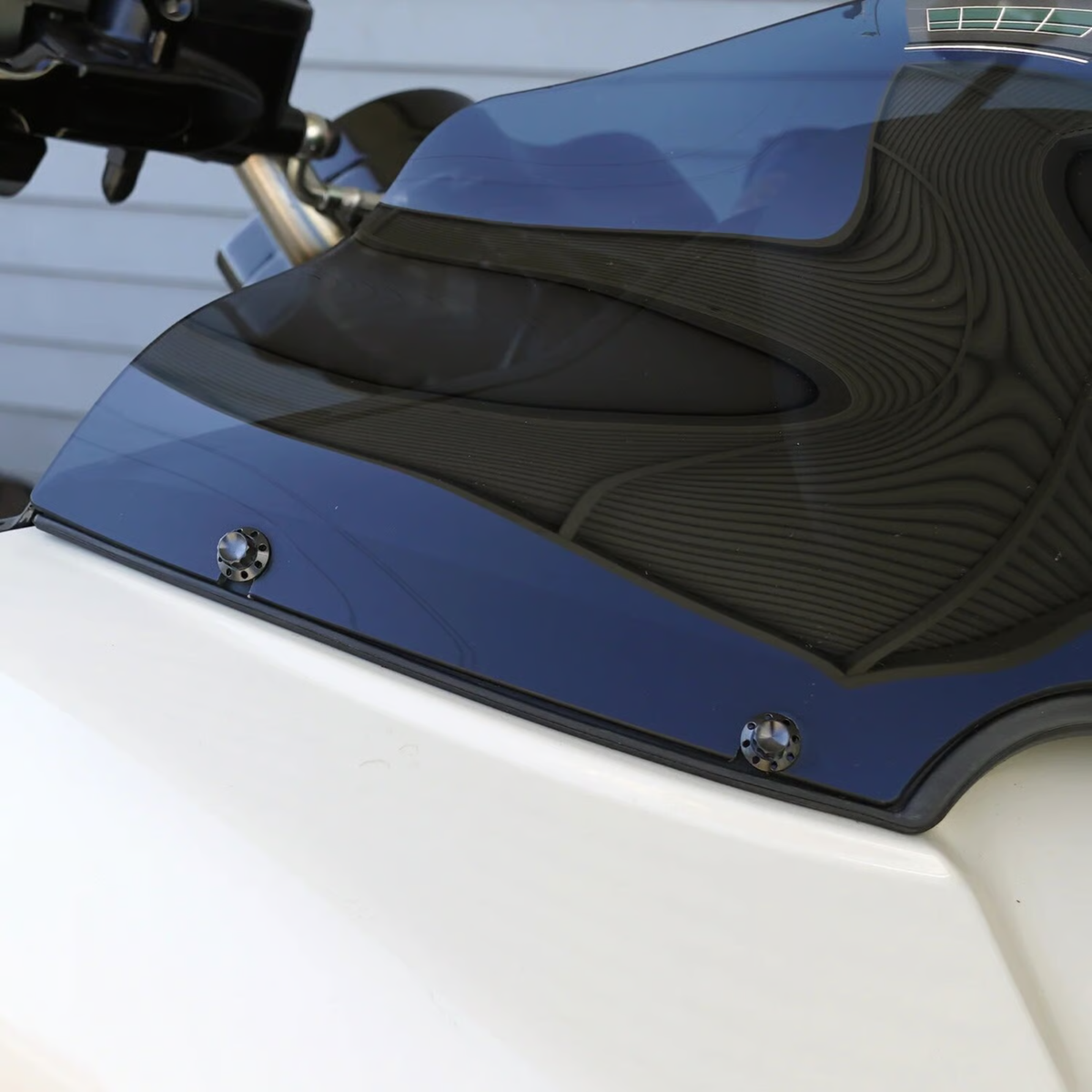 ARLEN NESS - Kit Visserie Pare-Brise Titane 12 Pans - Or / Noir / Poli - Touring Road Glide 15+