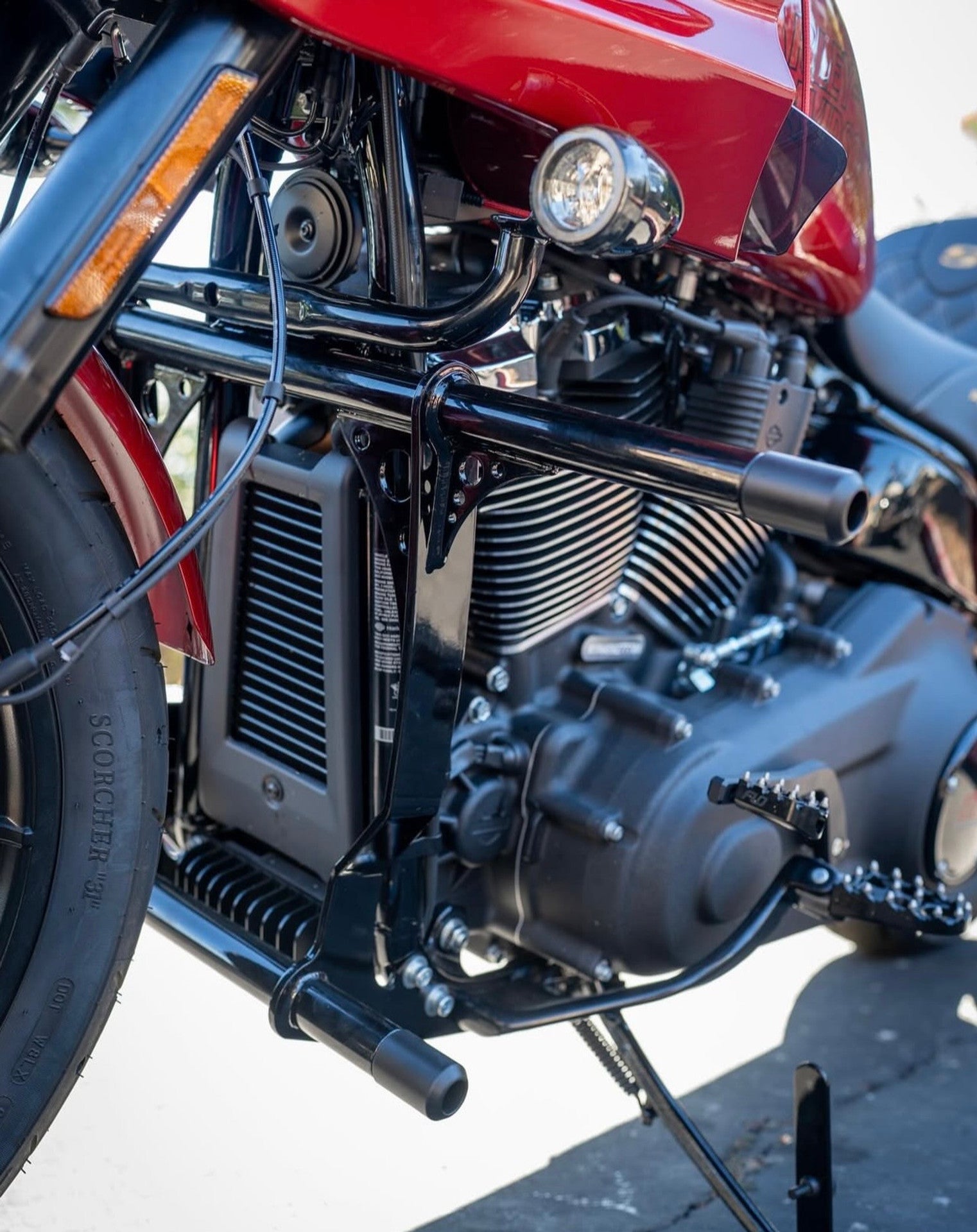 BUNG KING - Crash bar SOFTAIL M8 18-25 - Commandes avancées et médiane