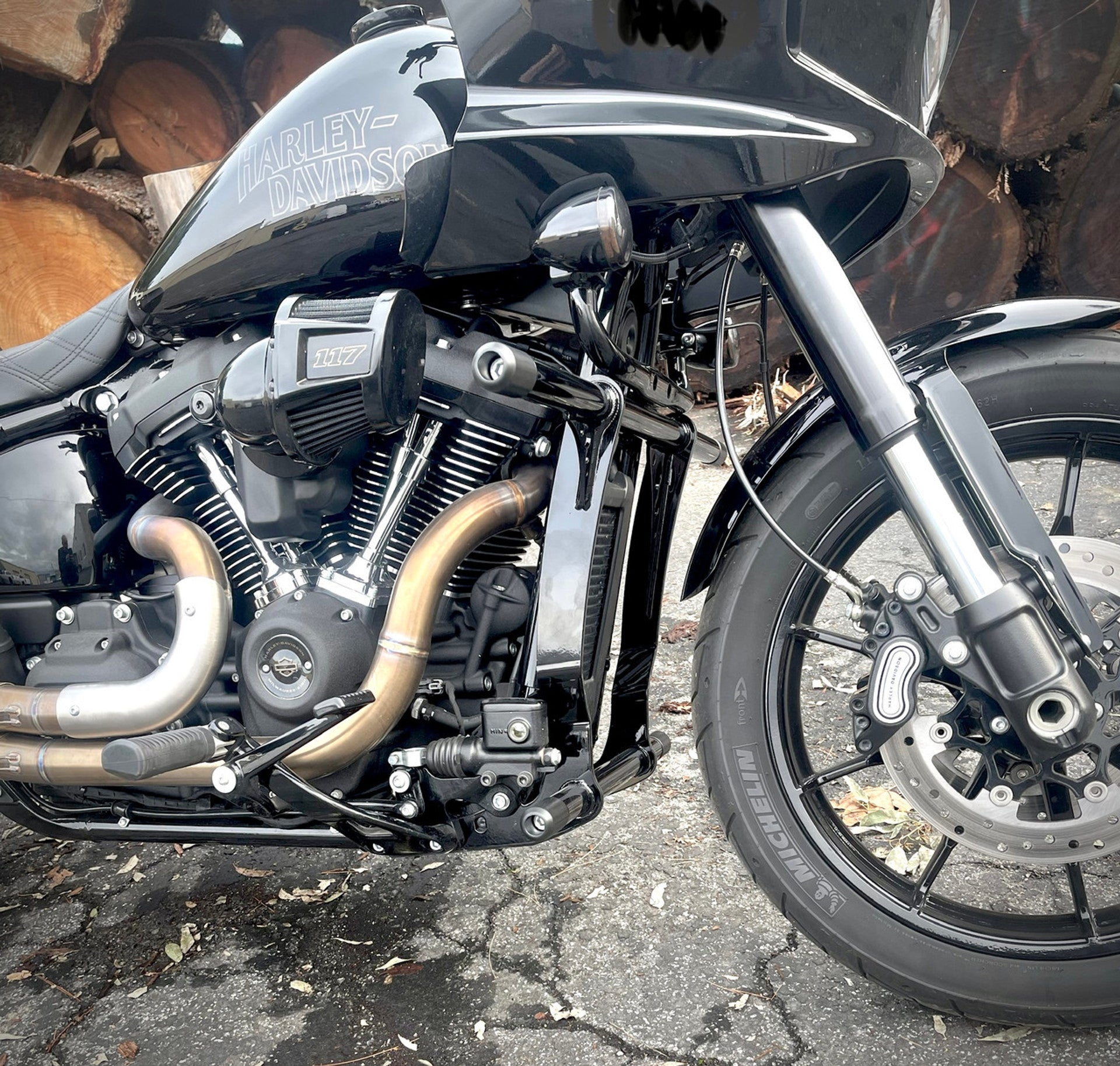 BUNG KING - Crash bar SOFTAIL M8 18-25 - Commandes avancées et médiane