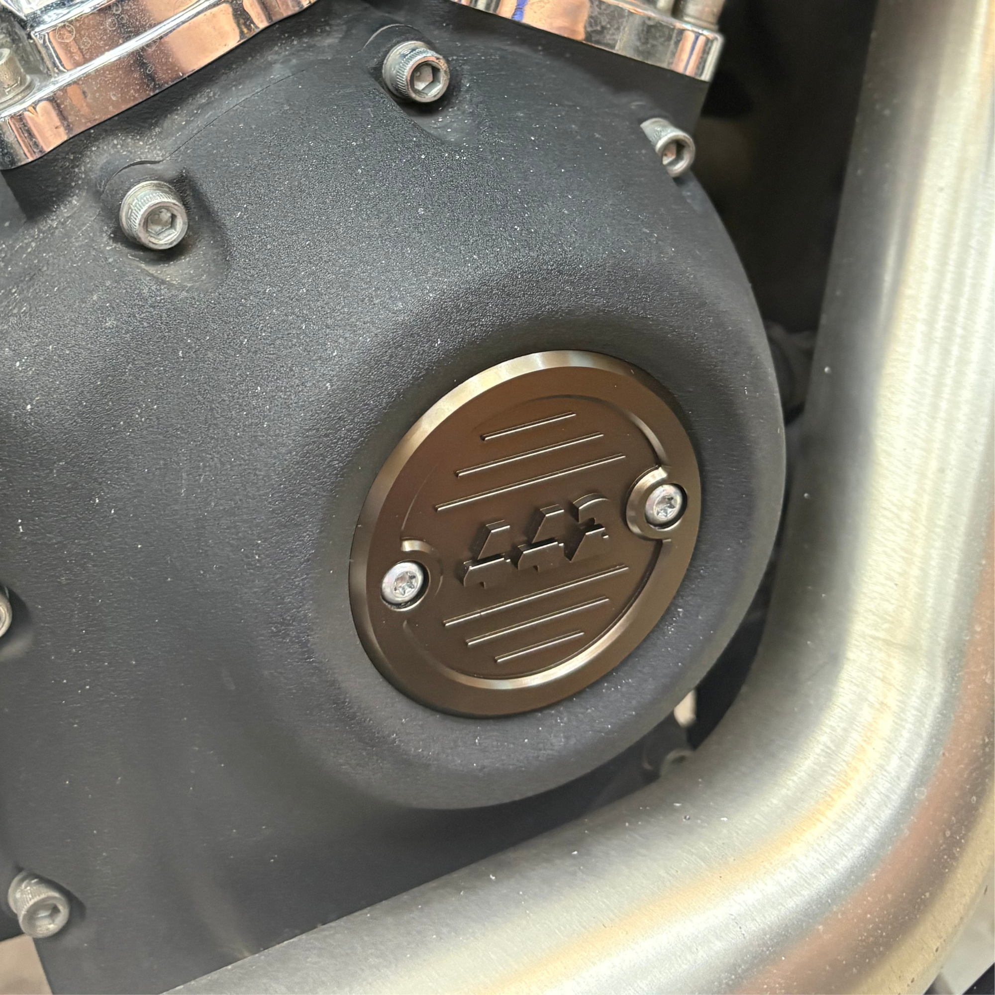 442 Parts - Cache allumage Bronze – Softail M8 Gen 1