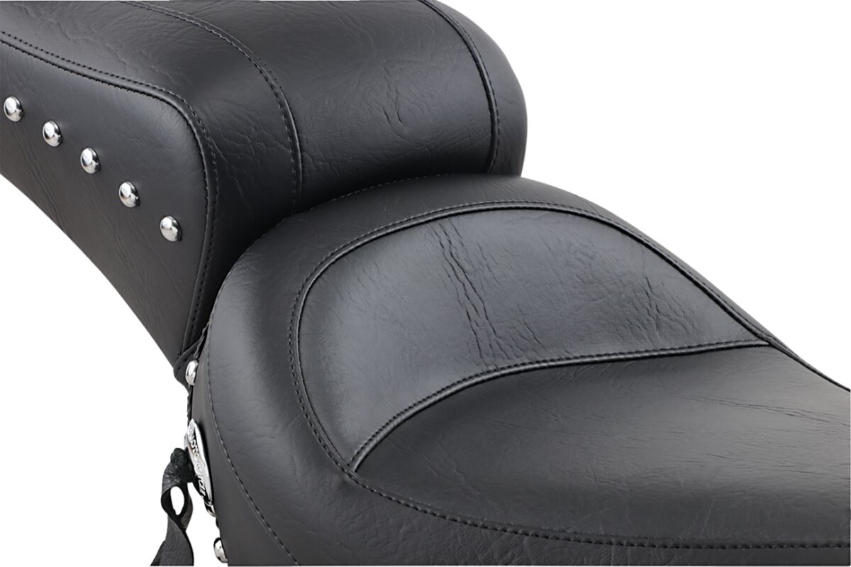 MUSTANG Selle 2 places cloutée