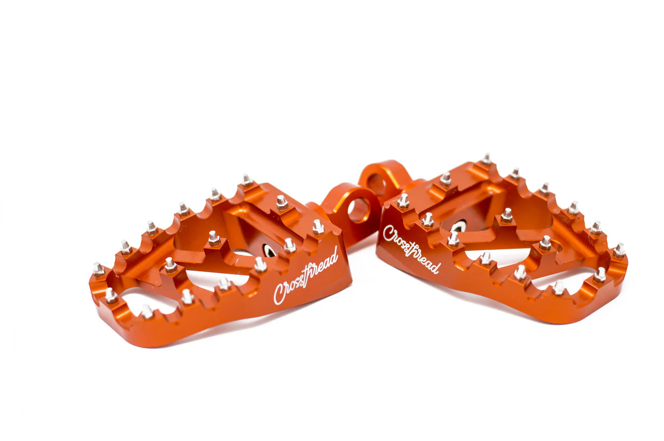 CROSS THREAD PEGS - Repose-pieds anodisé - Toutes Harley-Davidson - 10 couleurs