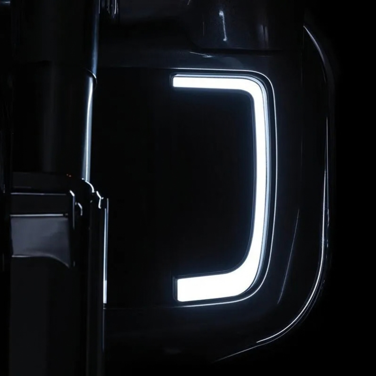 KURYAKYN - Inserts de Grille de Carénage Inférieur LED Tracer - Noir ou Chrome - Touring 14+