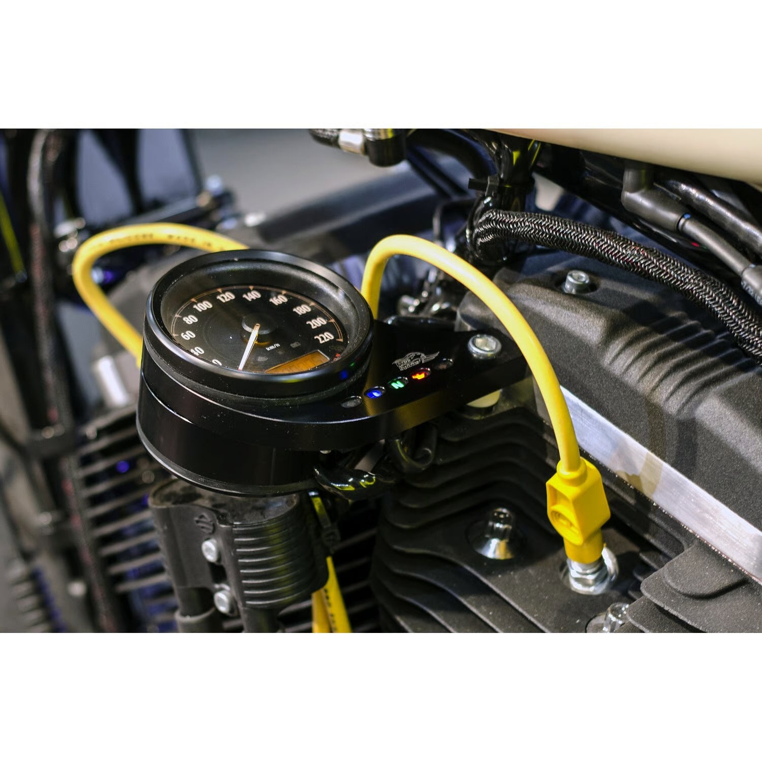 FREE SPIRITS - Support de compteur délocalisé au cylindre - Sportster 07-20