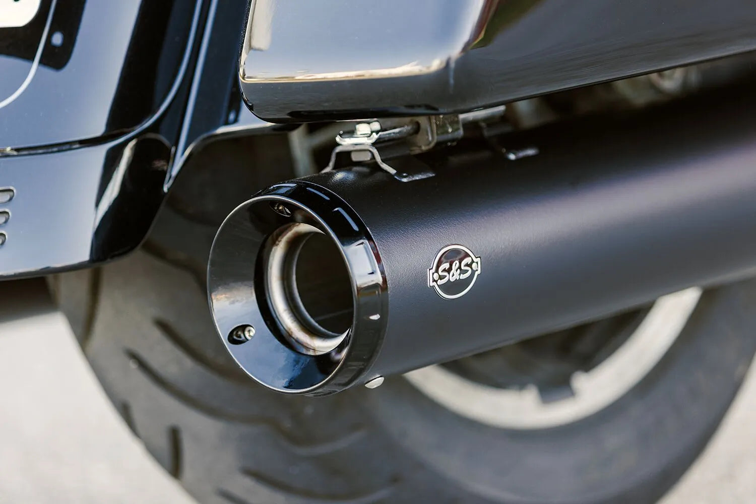 S&S - GNX tuxedo Muffler - Touring 99-16 - Black or Chrome