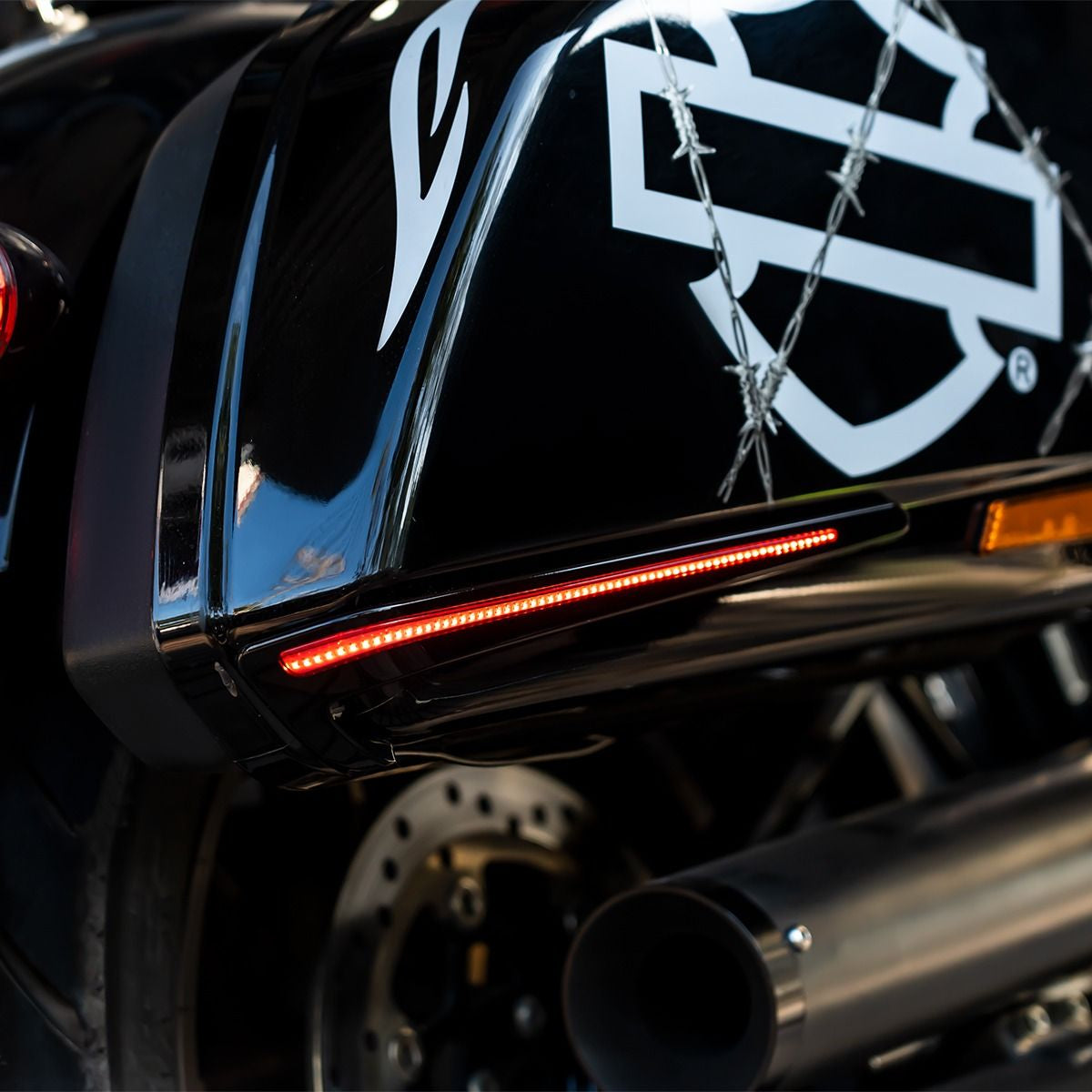 HOGWORKZ - Barre de led pour sacoche - Low rider St et Sport Glide