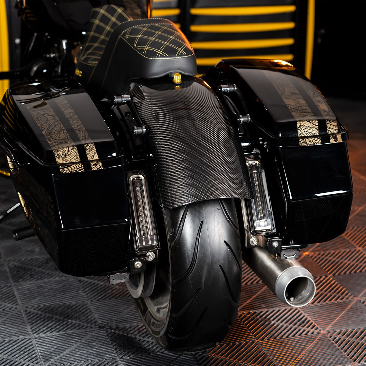 HOGWORKZ - Garde boue arrière en carbon - Touring 09-26